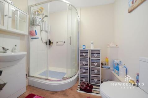The Turrets, Sittingbourne - Shower room