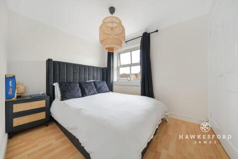 Meteor Close, Sittingbourne - Bedroom 1