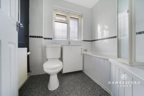 Temple Gardens, Sittingbourne - Bathroom