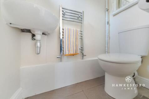 Ruins Barn Road, Sittingbourne - Cloakroom