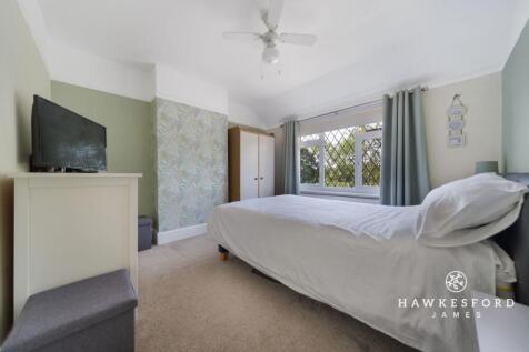 Ruins Barn Road, Sittingbourne - Bedroom 1