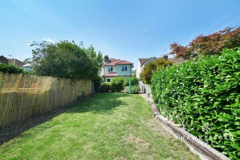 Ruins Barn Road, Sittingbourne - Garden