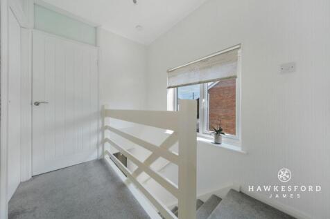 Queenborough Road - Landing