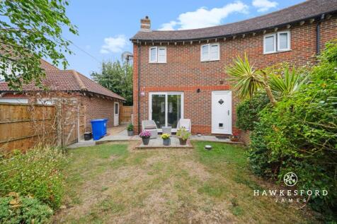 Sharfleet Crescent, Iwade - Garden