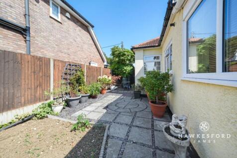 Cheyne Road, Eastchurch - Garden