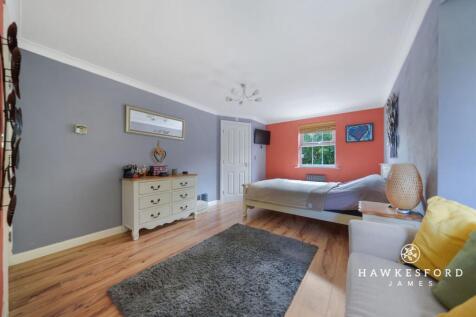 Holly Drive, Minster on Sea - Bedroom 1
