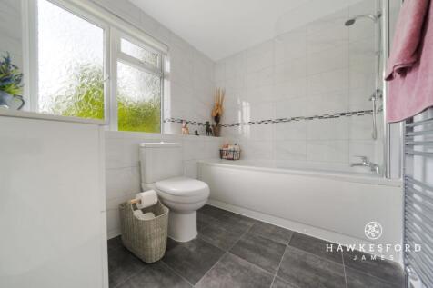 Key Street - Ensuite