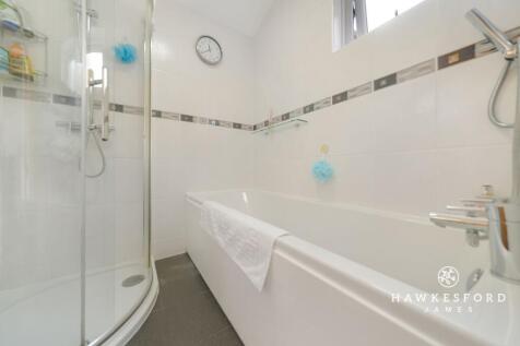 Peregrine Drive, Sittingbourne - Bathroom
