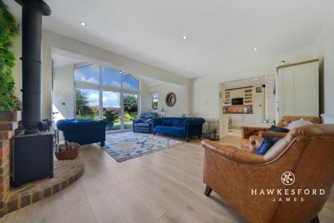 Woodside Gardens - Family Room