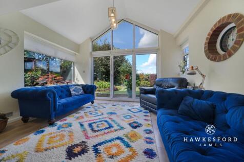 Woodside Gardens - Family Room