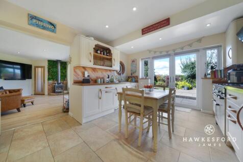 Woodside Gardens - Kitchen