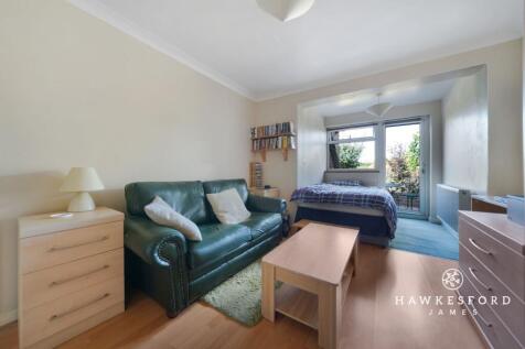 Woodside Gardens - Bedroom 2