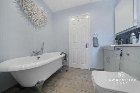 Woodside Gardens - Bathroom
