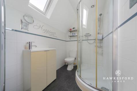 Honesty Close, Sittingbourne - Shower room