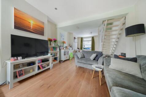 Gibson Street, Sittingbourne - Lounge