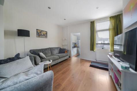 Gibson Street, Sittingbourne - Lounge