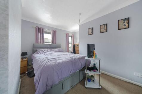 Gibson Street, Sittingbourne - Bedroom One