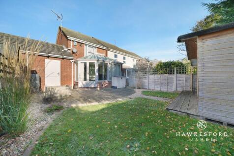 Wadham Place, Sittingbourne - Garden