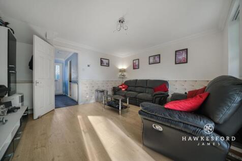 Wadham Place, Sittingbourne - Lounge