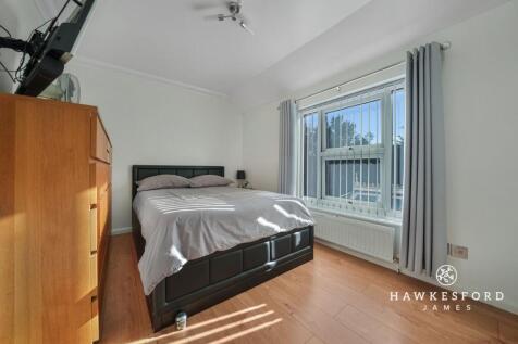 Wadham Place, Sittingbourne - Bedroom 1