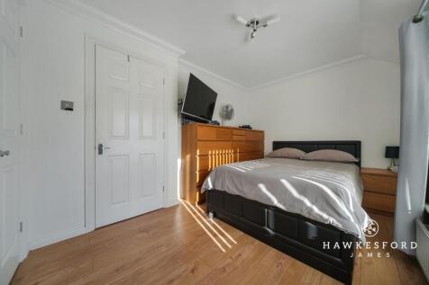 Wadham Place, Sittingbourne - Bedroom 1