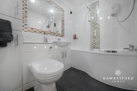 Wadham Place, Sittingbourne - Bathroom