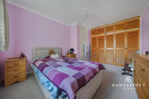 Auckland Drive, Sittingbourne - Bedroom 1