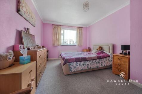 Auckland Drive, Sittingbourne - Bedroom 1