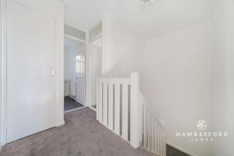 Warlingham Close, Rainham - Landing