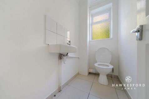 Warlingham Close, Rainham - W/C