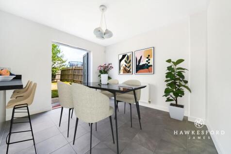 Eveas Drive, Sittingbourne - Kitchen/diner