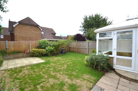Kingfisher Close - Garden