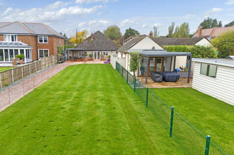 Garden to main house and annex