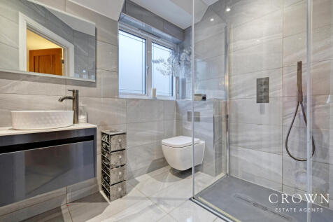 En-suite to bedroom two