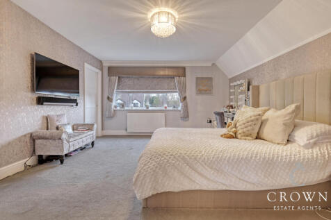 Bedroom Three with en-suite and walk in closet
