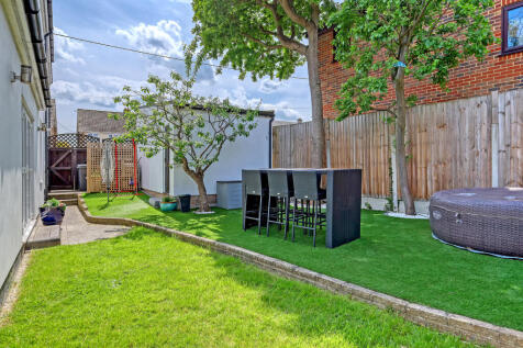 Rear Garden Hot Tub Area