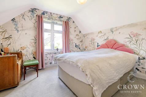 Bedroom Two to the Front Aspect