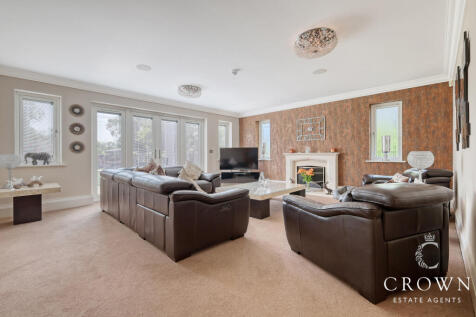 Second Formal Lounge to the rear aspect