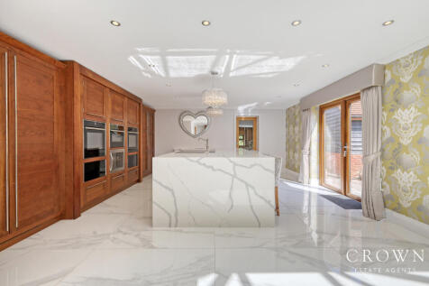 Kitchen/Breakfast Area