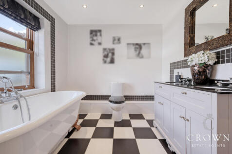 Ground Floor Bathroom.