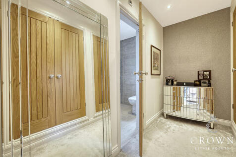 His and Hers Dressing Rooms