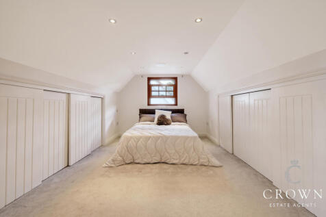 Annex Bedroom with fitted cupboards
