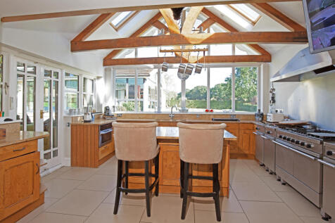 Kitchen/Vaulted Ceiling