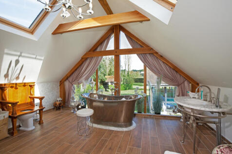 Bedroom One en-suite bathroom