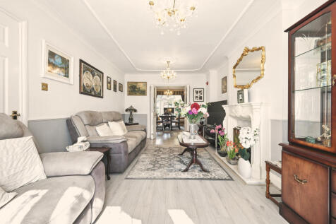 Formal Lounge Area