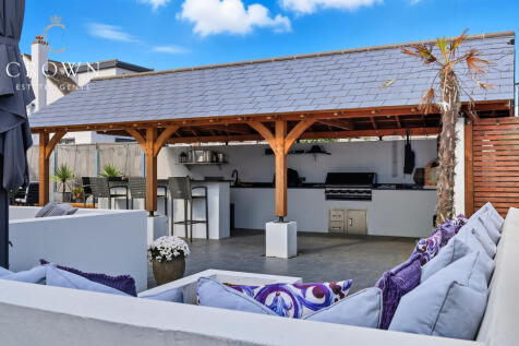 Tiled Roof to the outdoor Kitchen