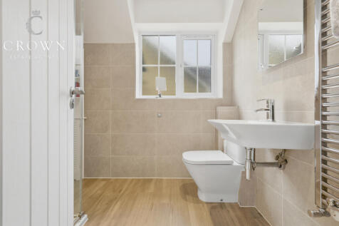Master Bedroom En-Suite