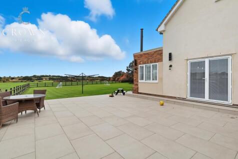 Large Patio Area overlooking countryside