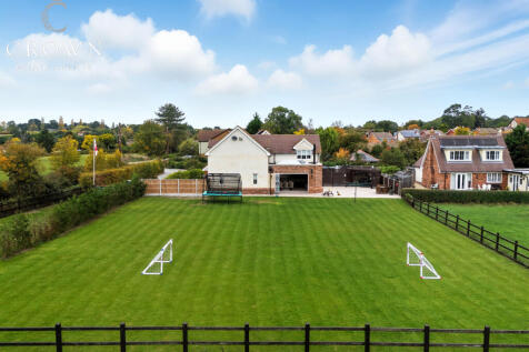 Rear Aspect of Garden which overlooks countryside