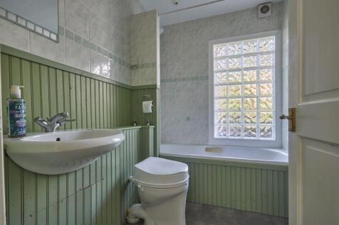 Flat&#39;s Bathroom